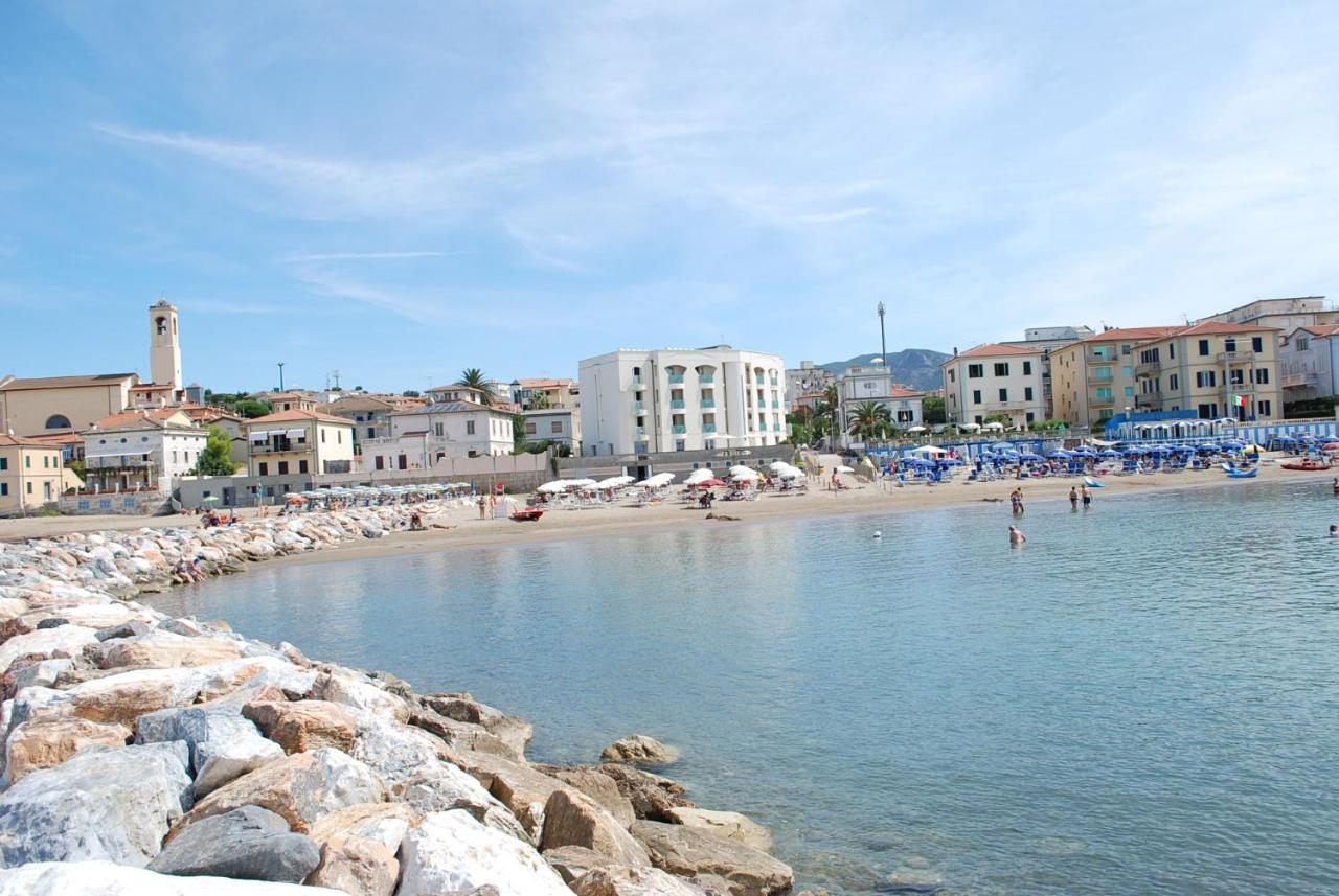 Hotel Stella Marina San Vincenzo Exterior photo